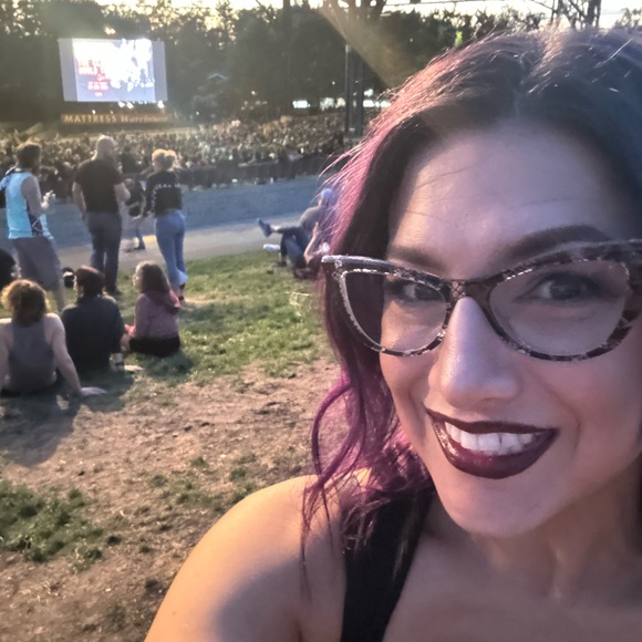 Meet your Posher, Maggie - Picture 2 of 6